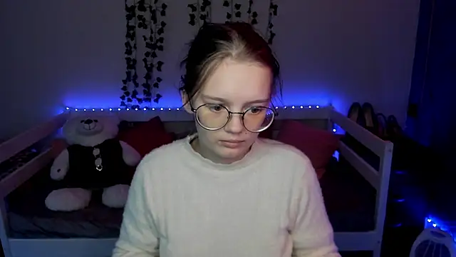 shy elina01 online show from November 6, 10:38 am