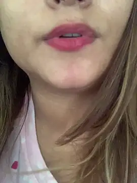 Snapshot of hottylover03 chatting on October 11, 9:41 am hottylover03 online show from October 11, 9:41 am