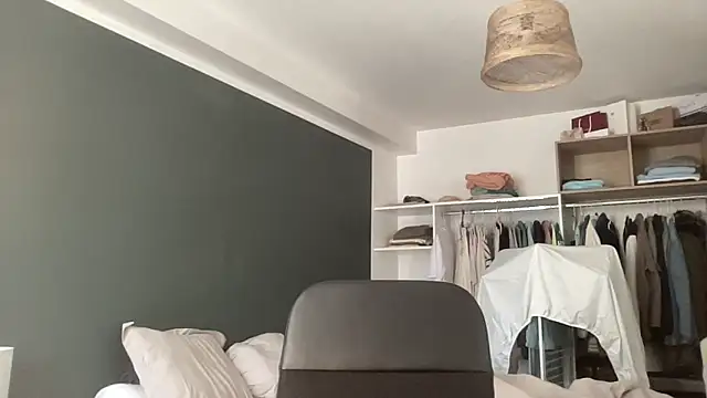 VersaGoo online show from October 5, 1:31 pm