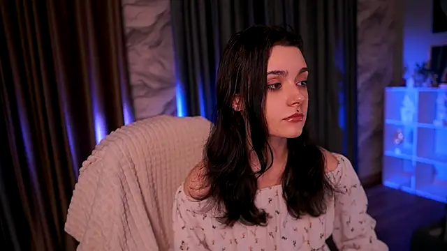 Snapshot of ElizabethMilller_ chatting on April 11, 10:14 pm ElizabethMilller online show from April 11, 10:14 pm
