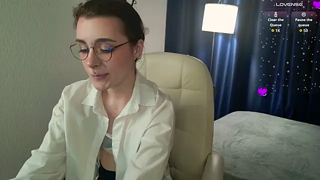 Snapshot of ElizabethMilller_ chatting on June 13, 9:46 pm ElizabethMilller online show from June 13, 9:46 pm