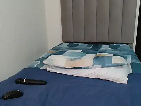 Snapshot of Sex_bomb30 chatting on October 28, 9:06 pm Sex bomb30 online show from October 28, 9:06 pm