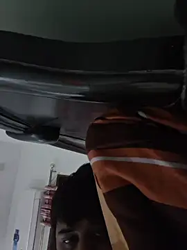 Snapshot of UsurpedThaw chatting on December 1, 3:22 am UsurpedThaw online show from December 1, 3:22 am