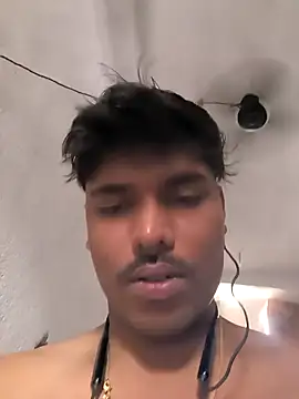 Snapshot of honestbbadboy chatting on October 17, 4:04 am honestbbadboy online show from October 17, 4:04 am