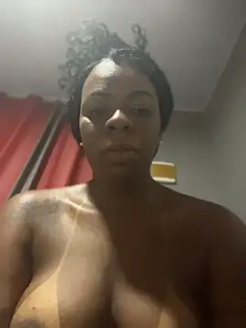 Priihmedeiros online show from May 15, 8:54 am