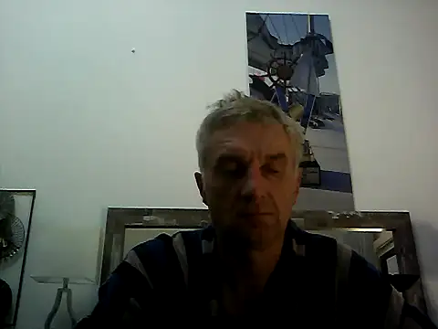 Snapshot of Vintermelon2 chatting on October 8, 6:33 am Vintermelon2 online show from October 8, 6:33 am