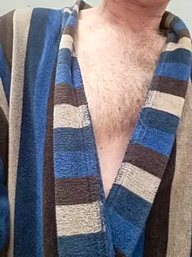 Snapshot of Vintermelon2 chatting on November 9, 8:23 am Vintermelon2 online show from November 9, 8:23 am