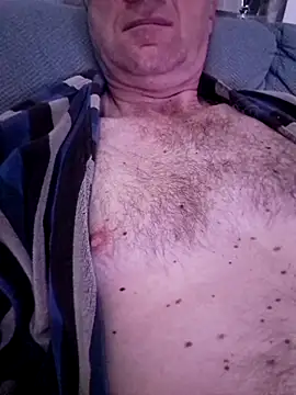 Snapshot of Vintermelon2 chatting on February 15, 7:51 am Vintermelon2 online show from February 15, 7:51 am