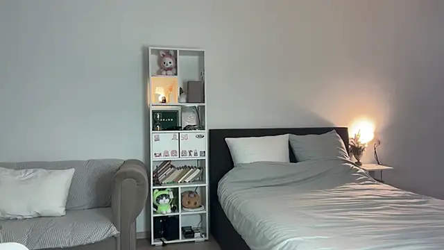 yourlittlesunrise  online show from December 1, 4:28 am