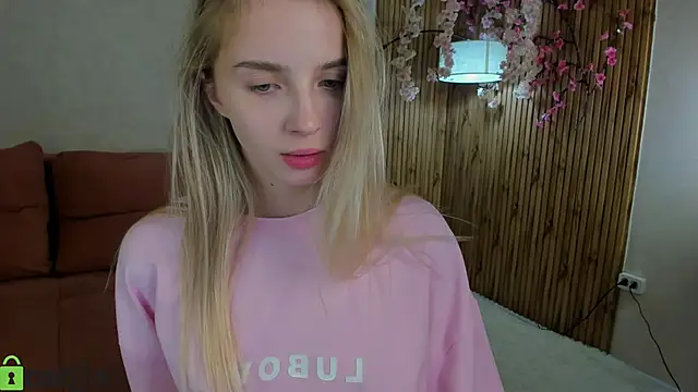 L1na Reeds online show from May 19, 1:56 am