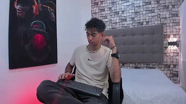 Ethan Brown0 online show from October 3, 12:24 pm