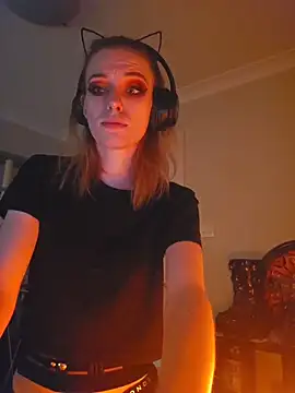 lonely Cosplay chick online show from November 1, 5:59 pm