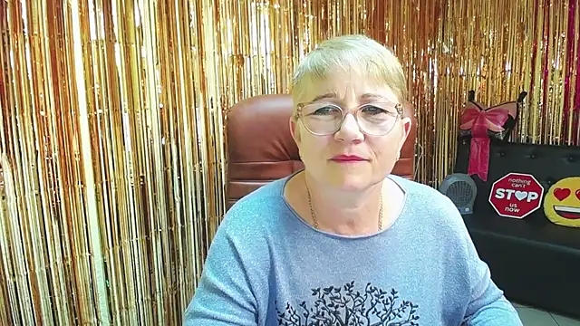 lunarossa  online show from October 7, 6:21 am