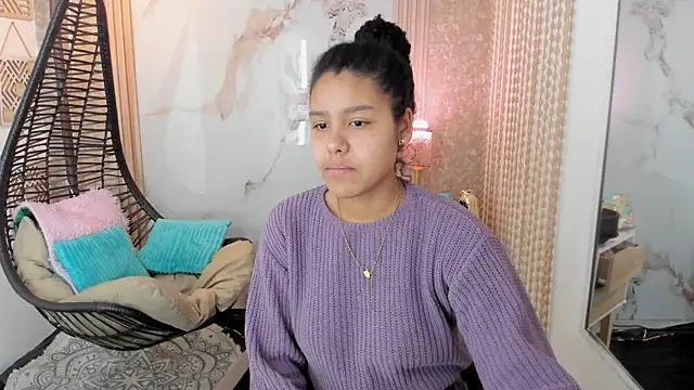 Snapshot of AriaVega chatting on April 20, 1:03 pm AriaVega online show from April 20, 1:03 pm