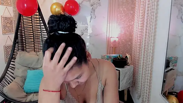 Snapshot of AriaVega chatting on April 26, 12:14 pm AriaVega online show from April 26, 12:14 pm