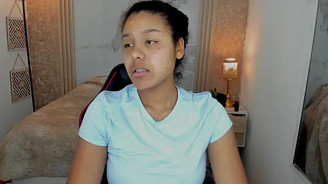 Snapshot of AriaVega chatting on June 8, 12:49 pm AriaVega online show from June 8, 12:49 pm