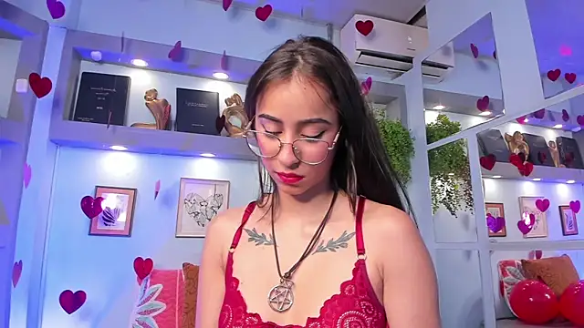 Alana Martinez  online show from February 2, 12:48 pm