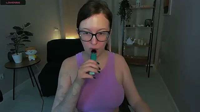 Snapshot of arizzzona chatting on November 30, 5:55 am arizzzona online show from November 30, 5:55 am