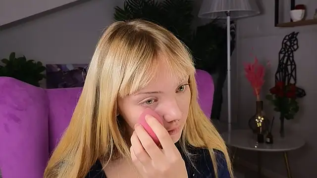 Snapshot of CelestaDicorcia chatting on October 5, 12:25 pm CelestaDicorcia online show from October 5, 12:25 pm