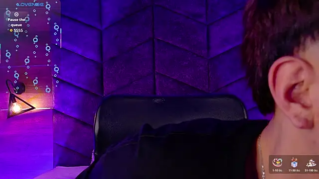 Snapshot of LiamThunder05_ chatting on October 31, 3:07 am LiamThunder05 online show from October 31, 3:07 am