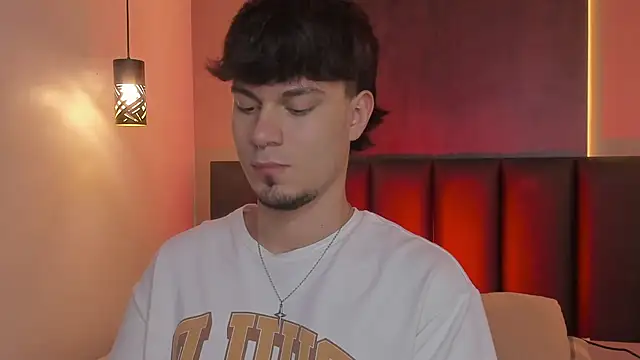 Snapshot of LiamThunder05_ chatting on November 30, 12:09 pm LiamThunder05 online show from November 30, 12:09 pm