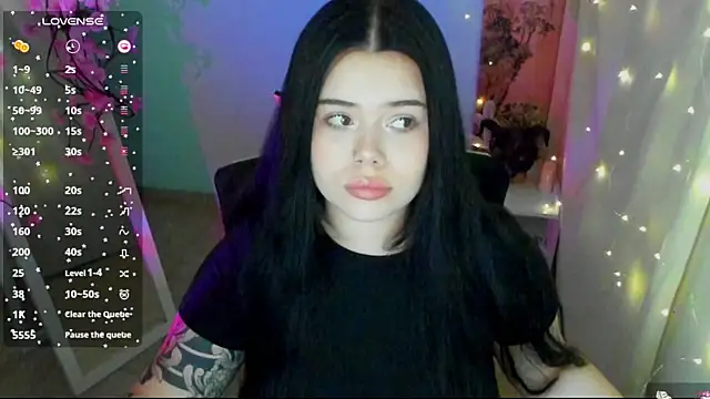 Snapshot of Mona_Esty chatting on July 3, 6:20 am Mona Esty online show from July 3, 6:20 am