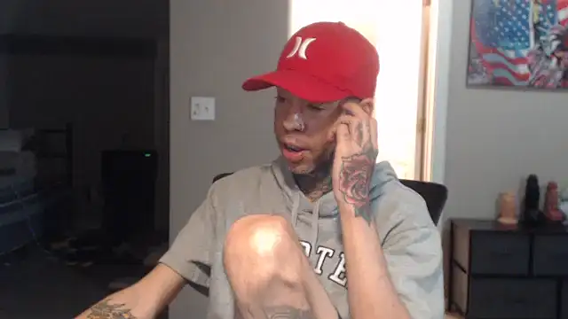 Snapshot of Michigan9000 chatting on October 6, 11:51 am Michigan9000 online show from October 6, 11:51 am