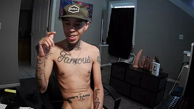 Snapshot of Michigan9000 chatting on October 18, 5:25 pm Michigan9000 online show from October 18, 5:25 pm