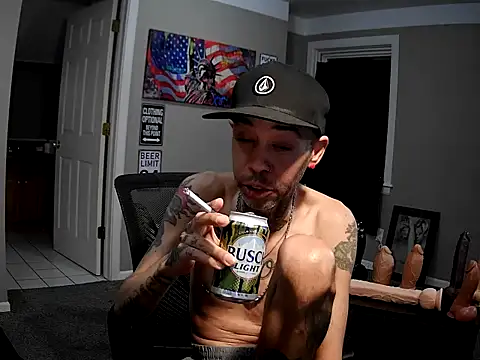 Snapshot of Michigan9000 chatting on October 22, 5:19 am Michigan9000 online show from October 22, 5:19 am