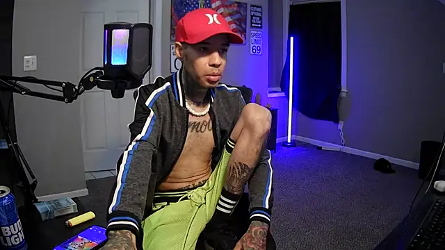 Snapshot of Michigan9000 chatting on November 15, 12:41 am Michigan9000 online show from November 15, 12:41 am