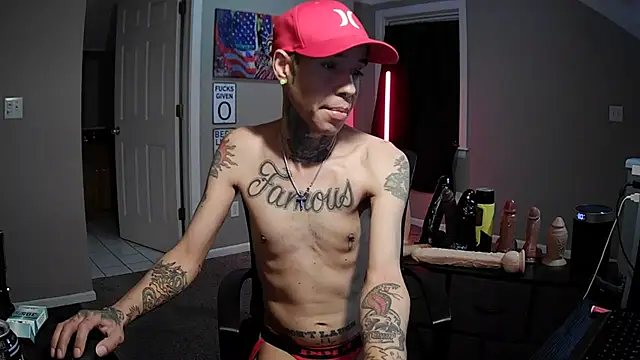 Snapshot of Michigan9000 chatting on November 28, 3:09 am Michigan9000 online show from November 28, 3:09 am