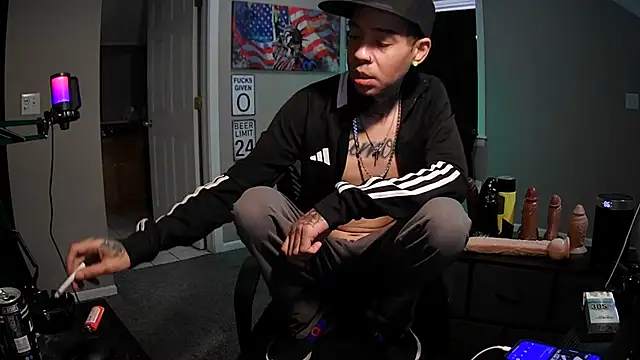 Snapshot of Michigan9000 chatting on November 28, 5:26 pm Michigan9000 online show from November 28, 5:26 pm