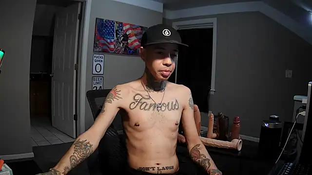 Snapshot of Michigan9000 chatting on December 14, 10:25 pm Michigan9000 online show from December 14, 10:25 pm