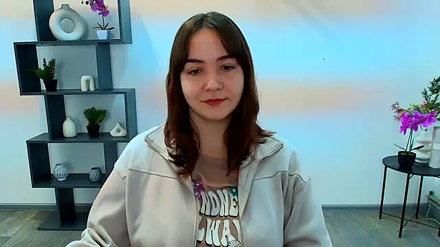 OliviaMontgommery online show from December 3, 6:21 am