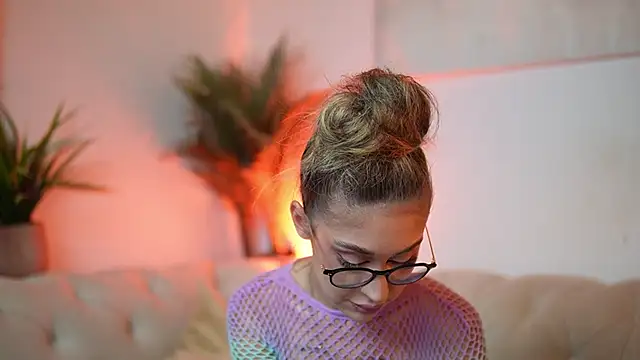 Snapshot of AileenKiss chatting on October 7, 6:16 pm AileenKiss online show from October 7, 6:16 pm