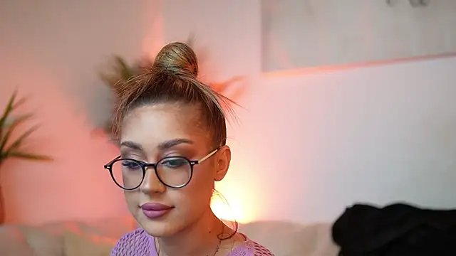 Snapshot of AileenKiss chatting on October 13, 6:41 pm AileenKiss online show from October 13, 6:41 pm