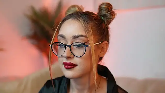 Snapshot of AileenKiss chatting on October 26, 7:53 pm AileenKiss online show from October 26, 7:53 pm