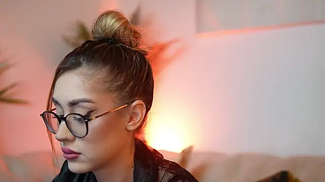 Snapshot of AileenKiss chatting on November 19, 7:25 pm AileenKiss online show from November 19, 7:25 pm