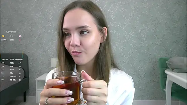 SweetSaraPie online show from October 9, 7:01 pm