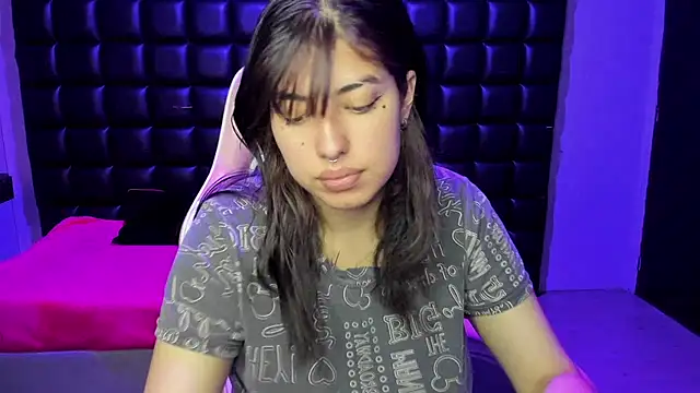 Snapshot of Violetta_Swett_ chatting on December 2, 1:28 pm Violetta Swett online show from December 2, 1:28 pm