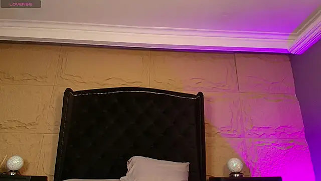 Snapshot of naomi_hill1 chatting on October 10, 9:03 pm naomi hill1 online show from October 10, 9:03 pm