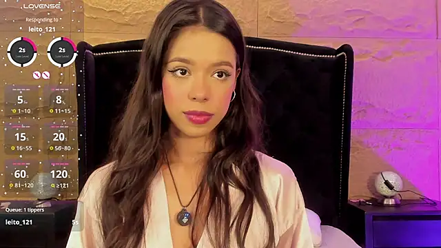 Snapshot of naomi_hill1 chatting on November 12, 10:30 pm naomi hill1 online show from November 12, 10:30 pm