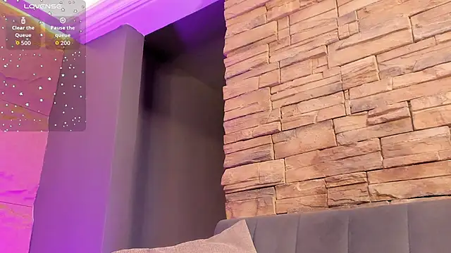 Snapshot of naomi_hill1 chatting on November 26, 2:12 am naomi hill1 online show from November 26, 2:12 am