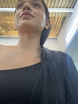 Snapshot of catalina_garciaa chatting on November 24, 6:07 pm catalina garciaa online show from November 24, 6:07 pm