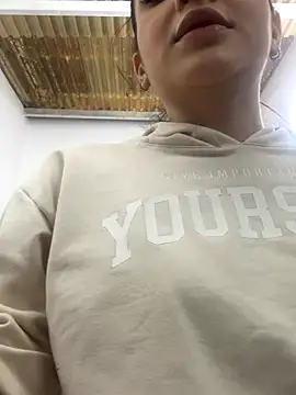 Snapshot of catalina_garciaa chatting on November 27, 6:32 pm catalina garciaa online show from November 27, 6:32 pm