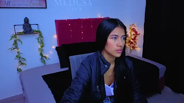 alejamedusa online show from October 7, 11:29 am