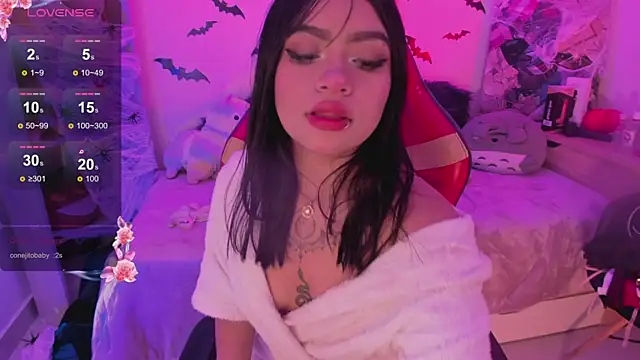 Snapshot of emma_soffia chatting on October 25, 2:13 pm emma soffia online show from October 25, 2:13 pm