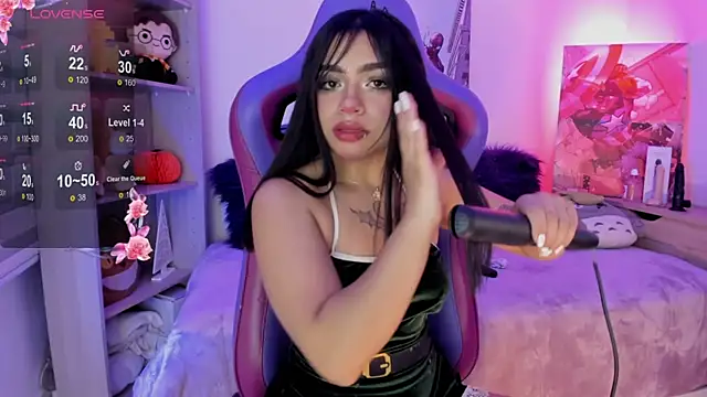 Snapshot of emma_soffia chatting on November 14, 11:24 pm emma soffia online show from November 14, 11:24 pm