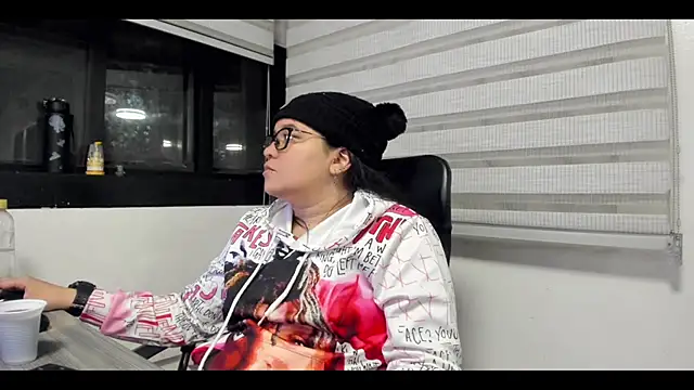 Snapshot of Xander_Taylor_ chatting on October 16, 4:13 am Xander Taylor online show from October 16, 4:13 am