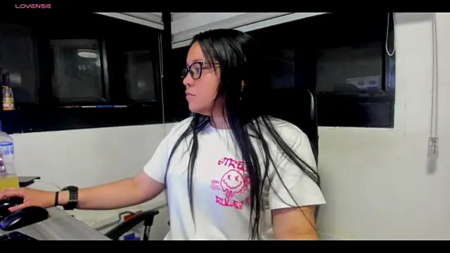 Snapshot of Xander_Taylor_ chatting on December 4, 5:28 am Xander Taylor online show from December 4, 5:28 am